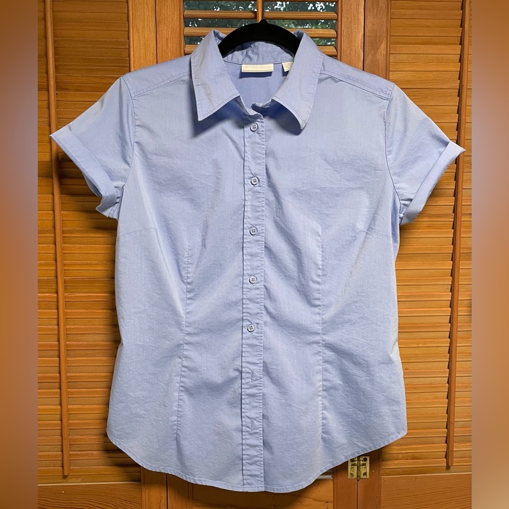 Women’s light blue New York & Co blouse; size M